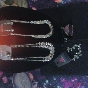 2 Paparqzzi Jewelry Sets